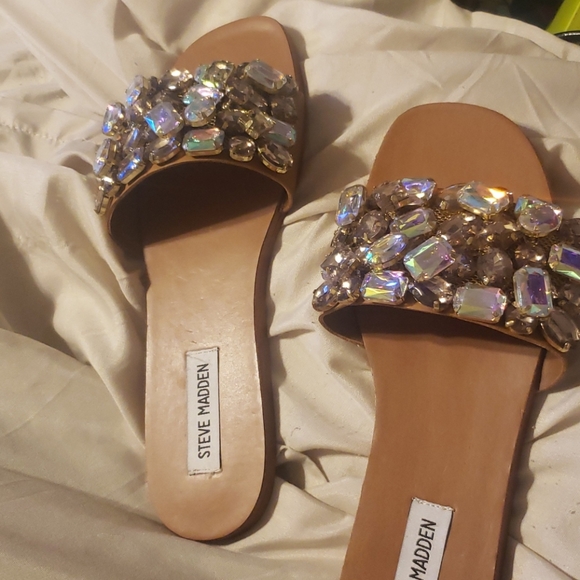 COPY - Brand New Steve Madden size 7.5 Slides - Picture 1 of 5